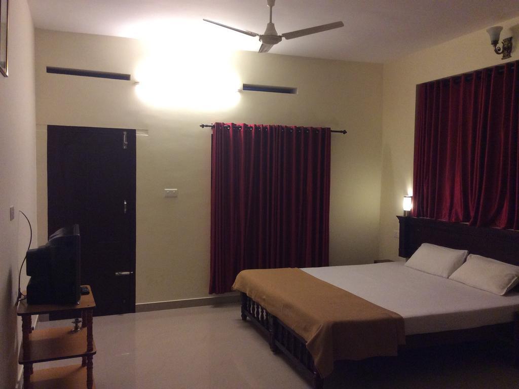 Kerala House Apartment Thekkady Bagian luar foto
