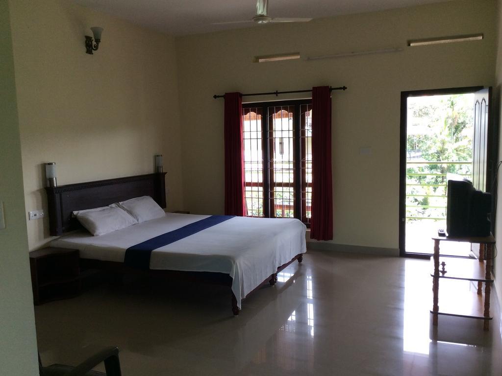 Kerala House Apartment Thekkady Bagian luar foto